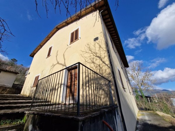 casale in vendita a Spoleto in zona San Martino