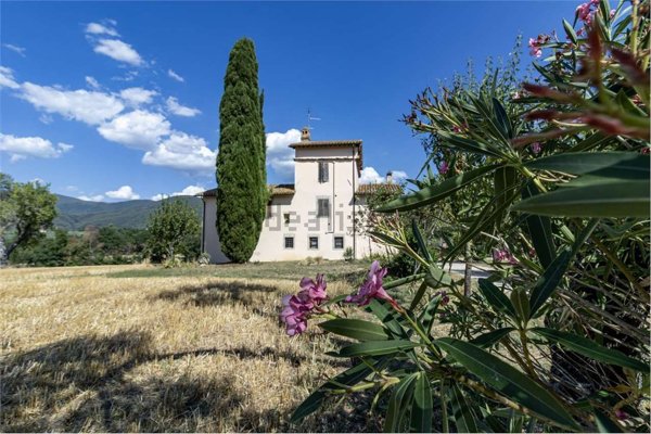 casa indipendente in vendita a Spoleto