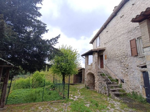casa indipendente in vendita a Spoleto in zona Cese