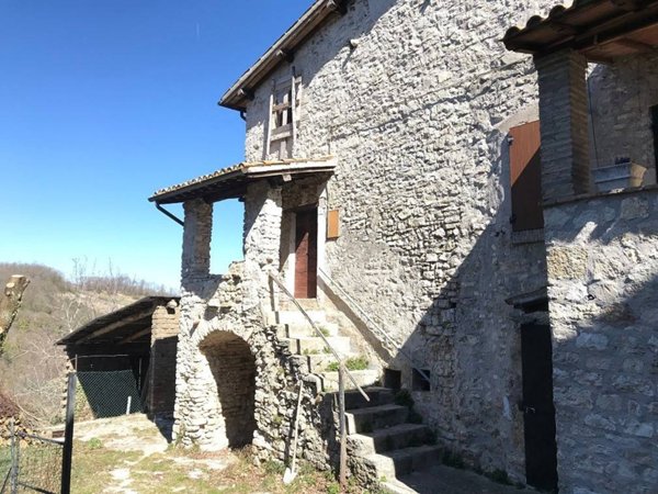 casa indipendente in vendita a Spoleto in zona Cese