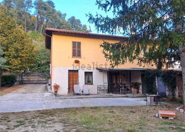 casa indipendente in vendita a Spoleto