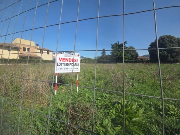 casa indipendente in vendita a Spoleto