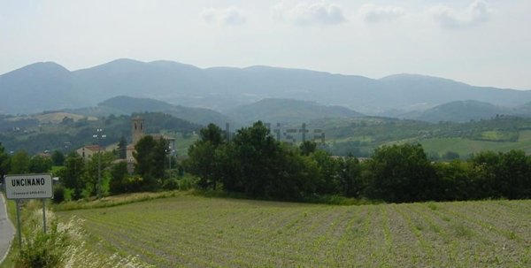 appartamento in vendita a Spoleto in zona Uncinano