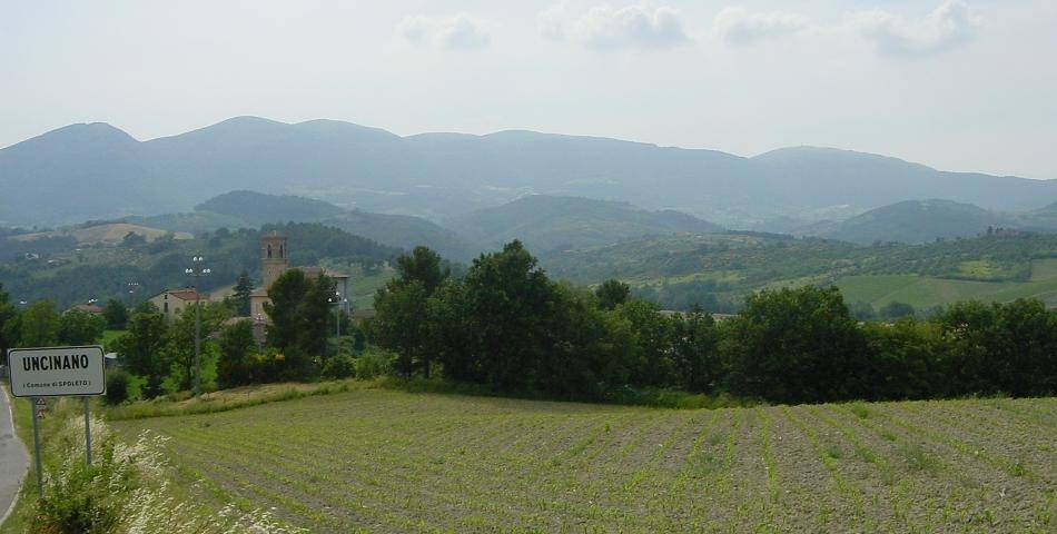 appartamento in vendita a Spoleto in zona Uncinano