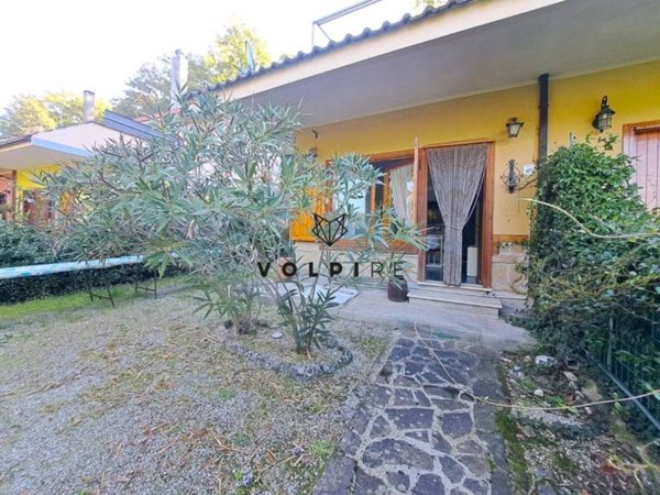 appartamento in vendita a Spoleto in zona Pompagnano