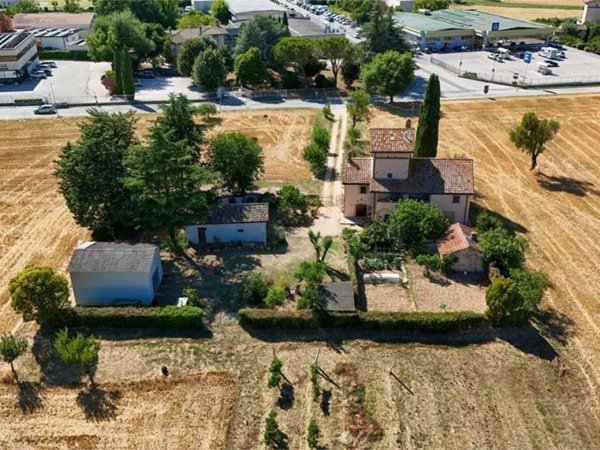 casa indipendente in vendita a Spoleto in zona San Giacomo