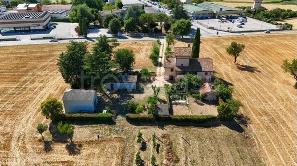casa indipendente in vendita a Spoleto in zona San Giacomo