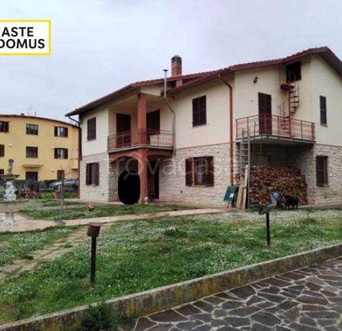 casa indipendente in vendita a Spoleto