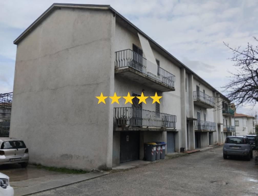 appartamento in vendita a Spoleto in zona San Giovanni di Baiano