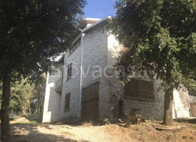 casa indipendente in vendita a Spoleto