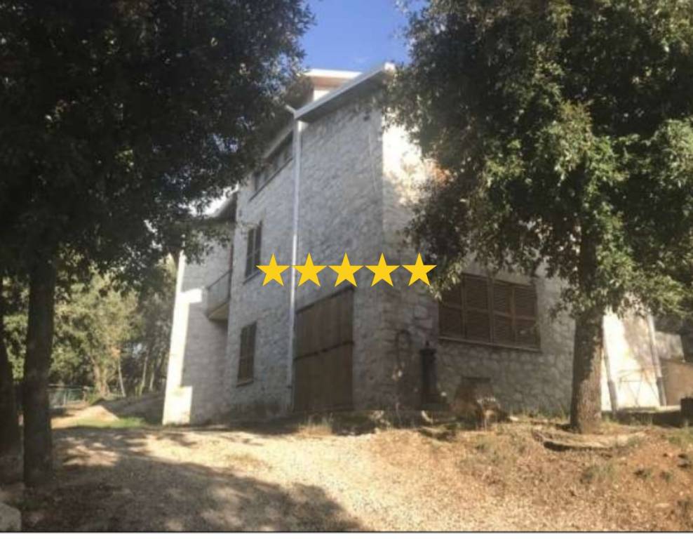 casa indipendente in vendita a Spoleto