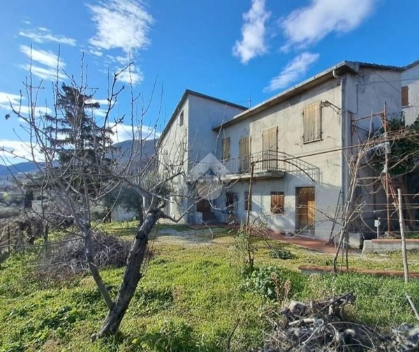 appartamento in vendita a Spoleto in zona Monte Martano