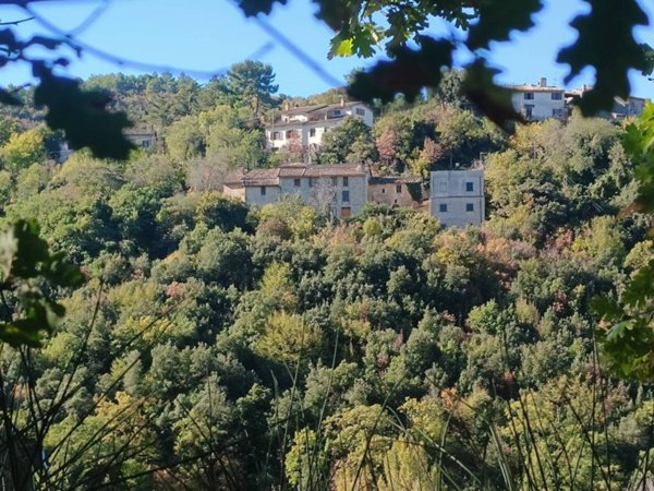casa indipendente in vendita a Spoleto in zona Eggi