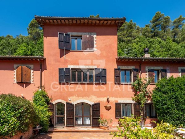 casa indipendente in vendita a Spoleto in zona Pompagnano
