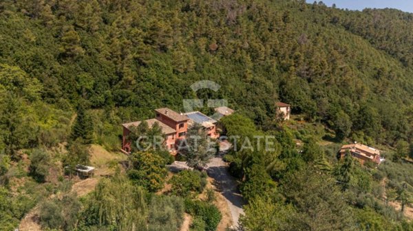 casa indipendente in vendita a Spoleto