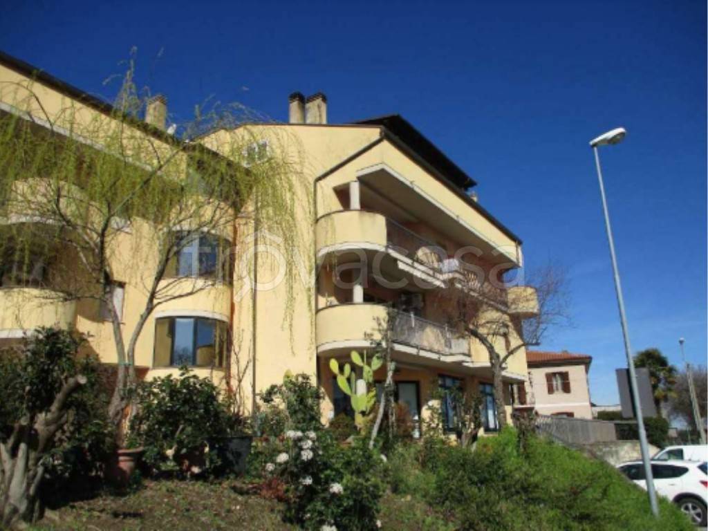 negozio in vendita a Spoleto