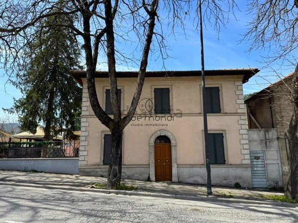 casa indipendente in vendita a Spoleto