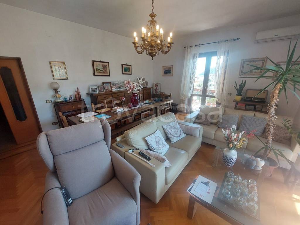 appartamento in vendita a Spoleto in zona San Giovanni di Baiano