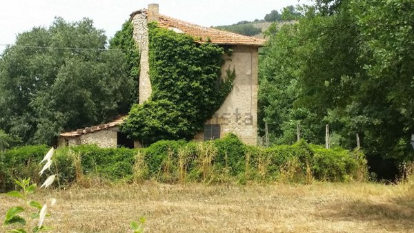 casa indipendente in vendita a Spoleto
