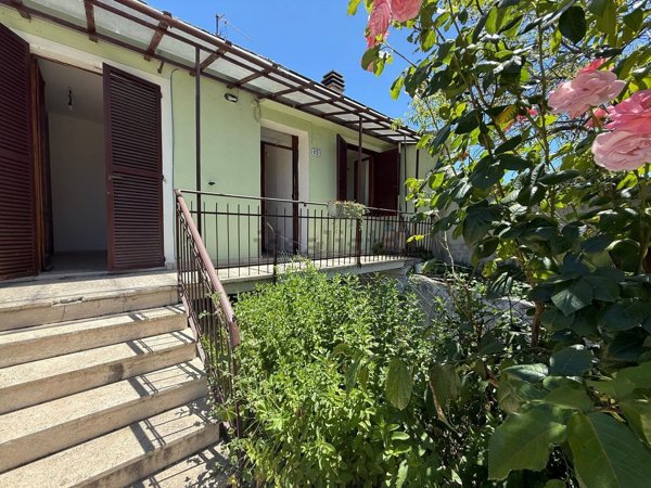 casa indipendente in vendita a Spoleto