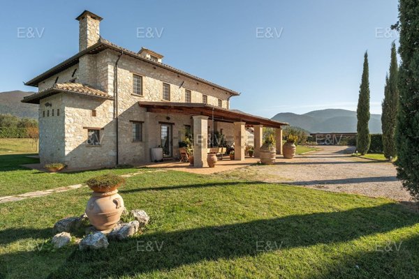 casale in vendita a Spoleto