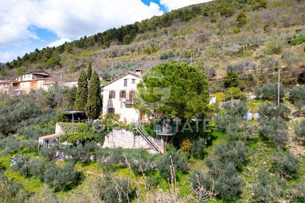 casale in vendita a Spoleto