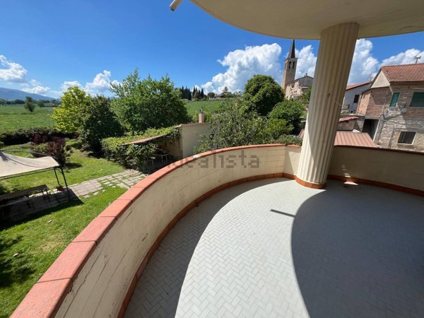 appartamento in vendita a Spoleto in zona San Brizio