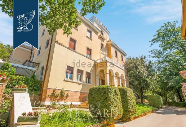 casa indipendente in vendita a Spoleto