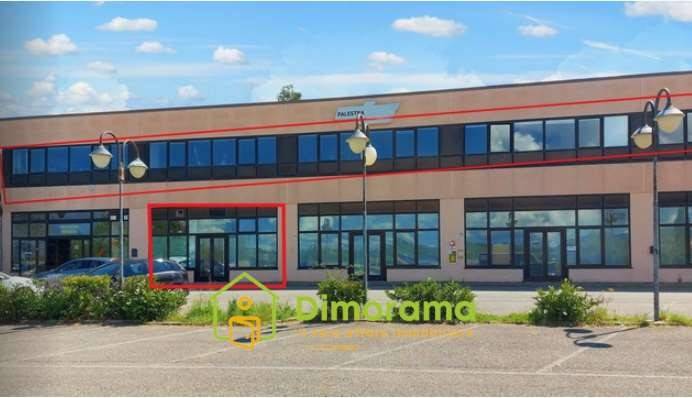 negozio in vendita a Spoleto in zona Santo Chiodo