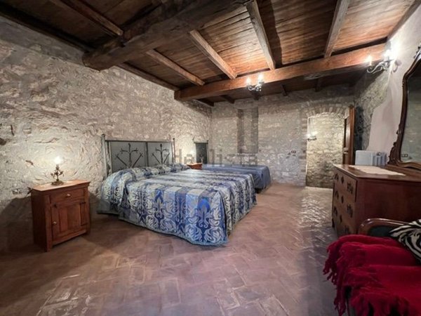 casale in vendita a Spoleto in zona Montebibico