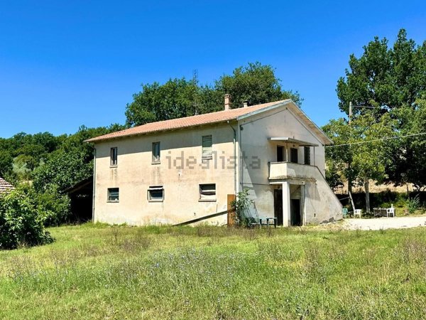 casa indipendente in vendita a Spoleto in zona San Silvestro