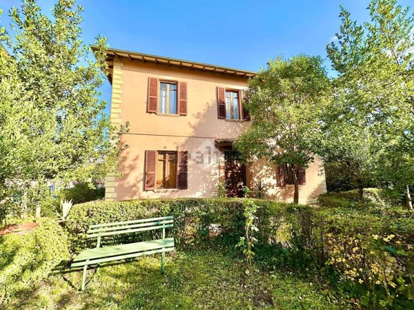 casa indipendente in vendita a Spoleto