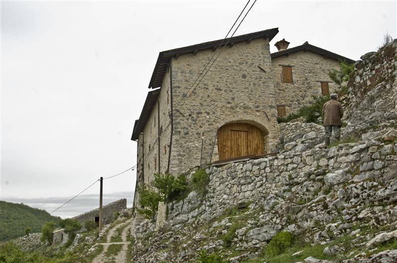 casa indipendente in vendita a Spoleto