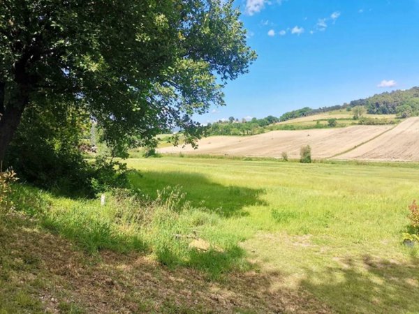 terreno edificabile in vendita a Spoleto in zona Baiano