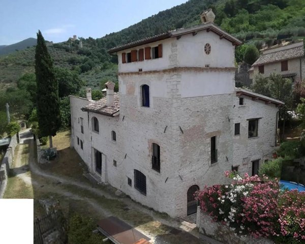 appartamento in vendita a Spoleto in zona Poreta