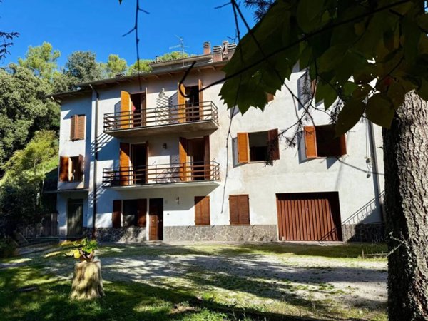 appartamento in vendita a Spoleto in zona Eggi