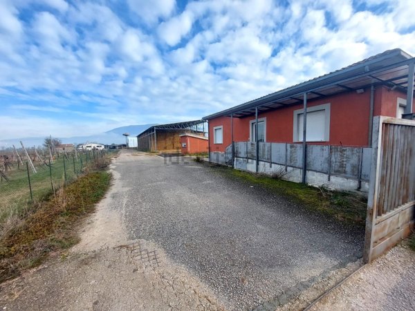 ufficio in vendita a Spoleto