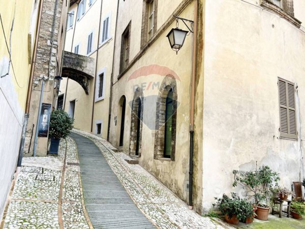 negozio in vendita a Spoleto