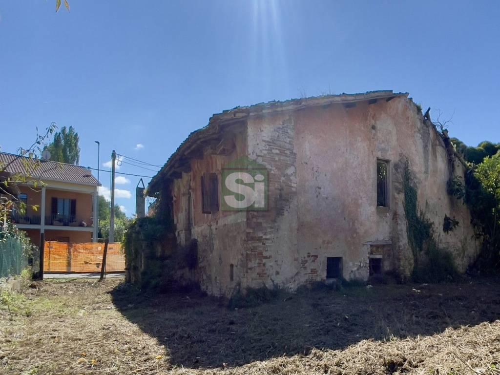 casa indipendente in vendita a Spoleto in zona Maiano