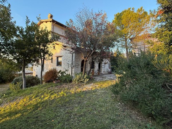 appartamento in vendita a Spoleto in zona Poreta