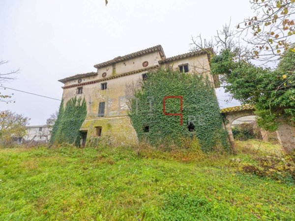 casa indipendente in vendita a Spoleto in zona San Giacomo