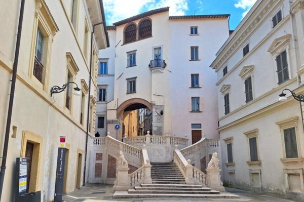 ufficio in vendita a Spoleto