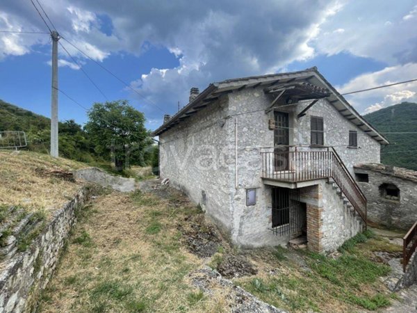 appartamento in vendita a Spoleto in zona Palazzaccio