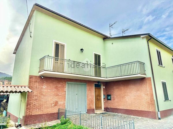 casa semindipendente in vendita a Spoleto in zona San Giovanni di Baiano