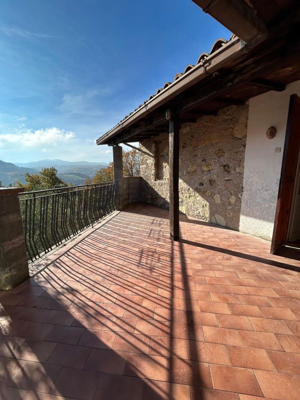 appartamento in vendita a Spoleto in zona Fogliano