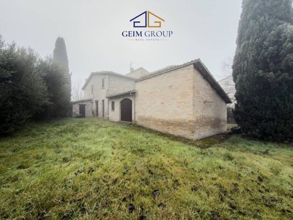 casa indipendente in vendita a Spoleto in zona Maiano