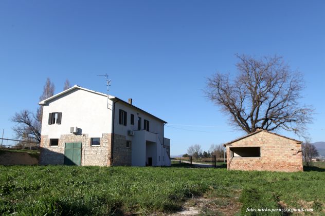 casa indipendente in vendita a Spoleto