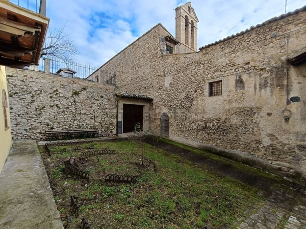 appartamento in vendita a Spoleto