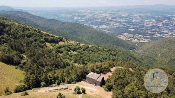 casa indipendente in vendita a Spoleto