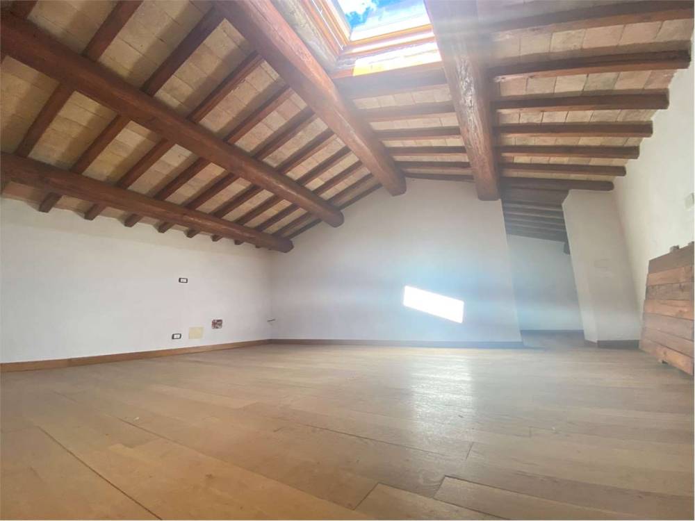 casa indipendente in vendita a Spoleto